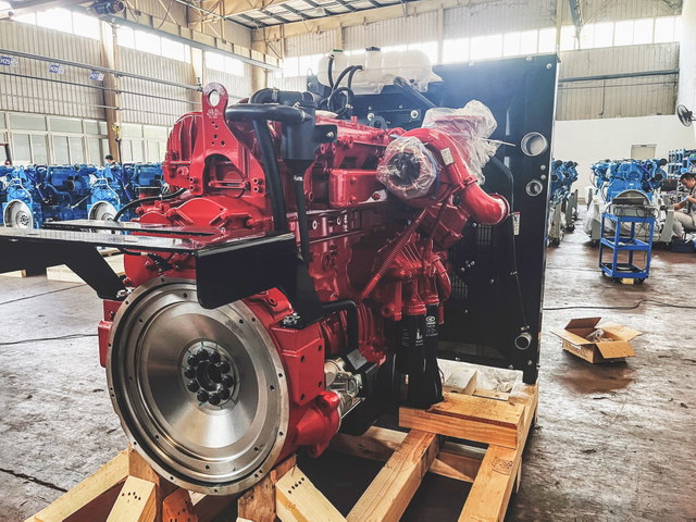 Moteur marin à systèmes de combustion avancés in-bord