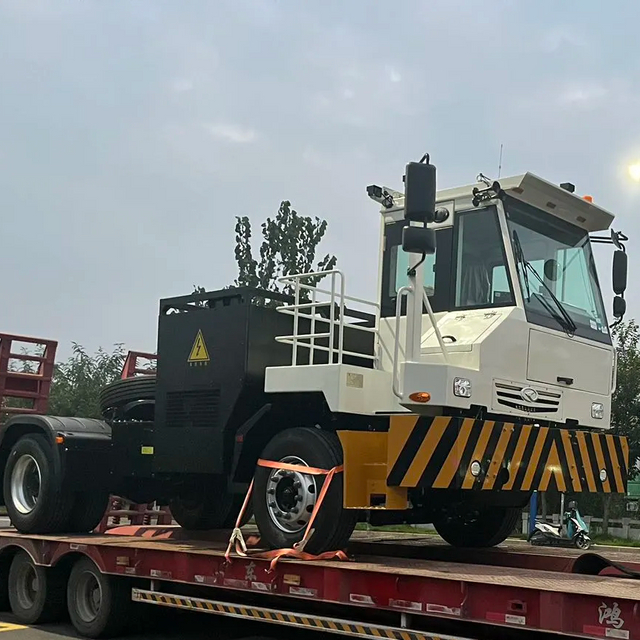 Camion terminal portuaire à basse vitesse CMAC EV Tracteur 4x2