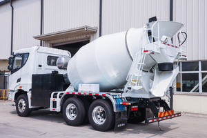 Voiture résistante de mélangeur concret des camions 8x4Heavy de l'utilisation commode avec le compresseur d'air