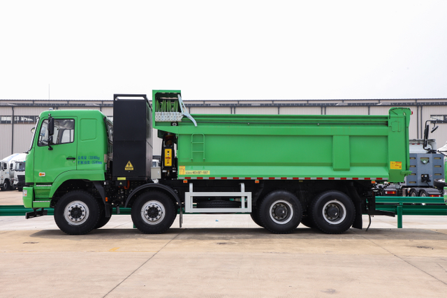 CAMC Prix attractif Nouveau type 8x4 Trump à benne électrique Véhicules utilitaires Nouveau camion à benne bas
