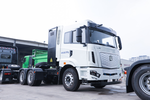 Tout nouveau véhicule électrique de camion de remorque de tracteur de la tête 6X4 de camion