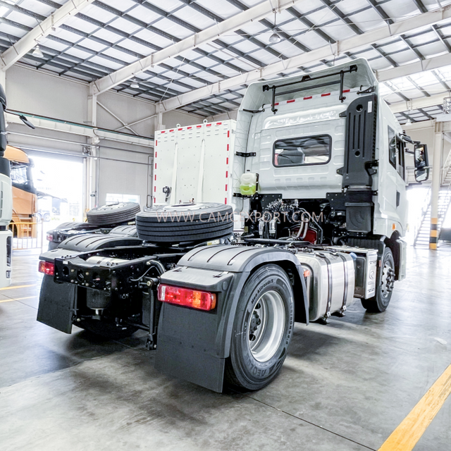 Pour le transport de marchandises diesel 4 * 2 véhicules de tracteur
