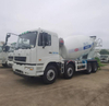 Individu chargeant le camion de mélangeur concret de 9 mètres cubes pour la route