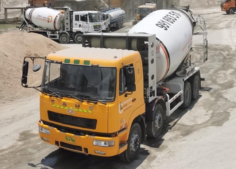 Camion malaxeur à béton de 10 mètres cubes