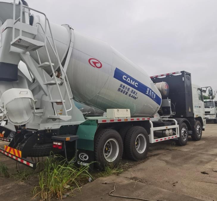 Camion malaxeur à béton de 9 mètres cubes pour les ponts ruraux