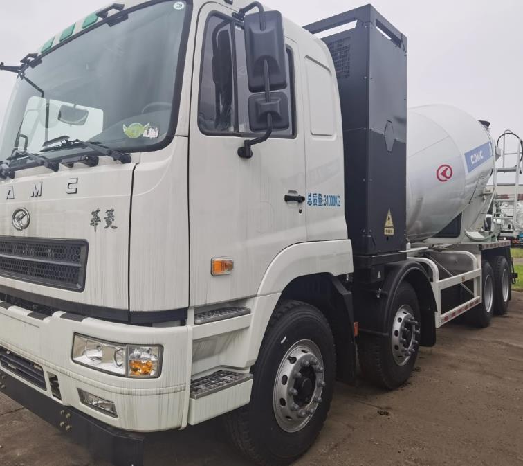 Camion malaxeur à béton de 9 mètres cubes