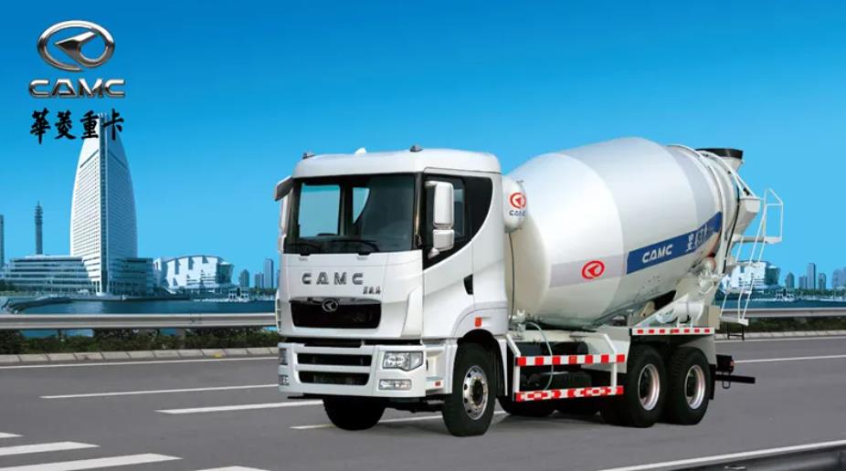 Camion malaxeur à béton pour route